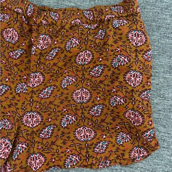Drapey Pull-On Shorts in Warm Paisley - Picture 8 of 10